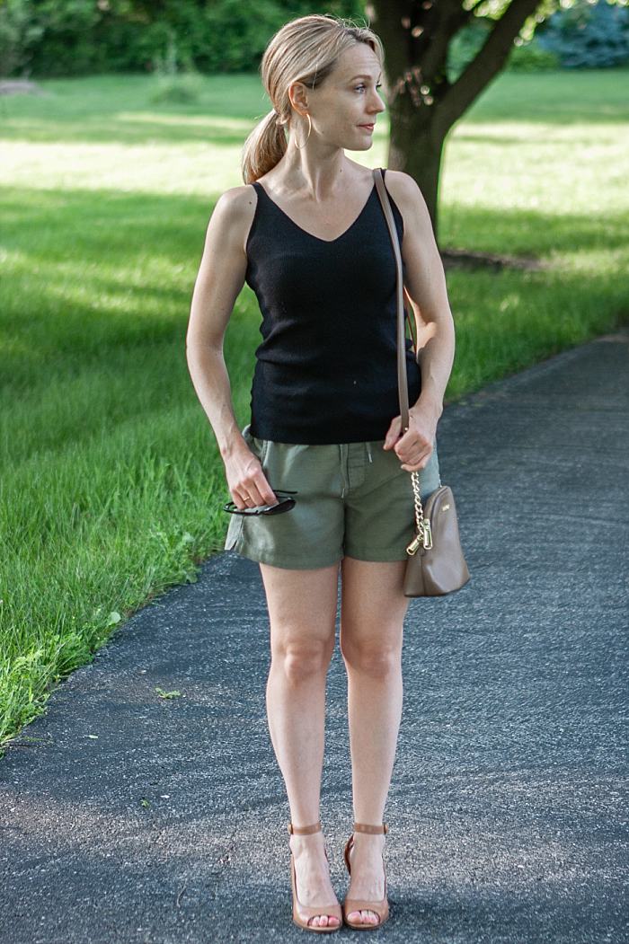 How to Style Drawstring Shorts For a Summer Night Out